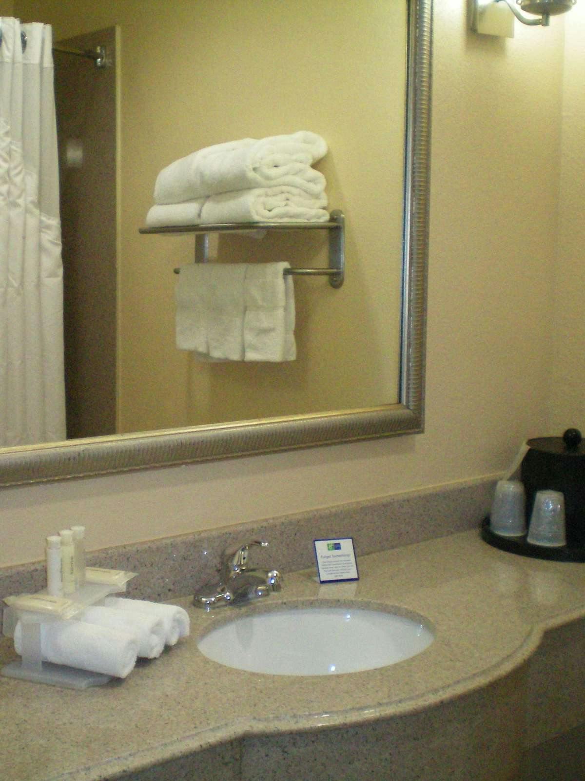 Hotel Holiday Inn Express Hotel & Suites Galveston West Seawall photo 3