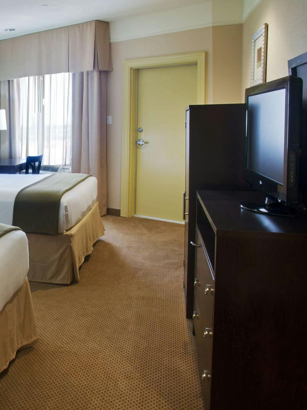 Hotel Holiday Inn Express Hotel & Suites Galveston West Seawall photo 2