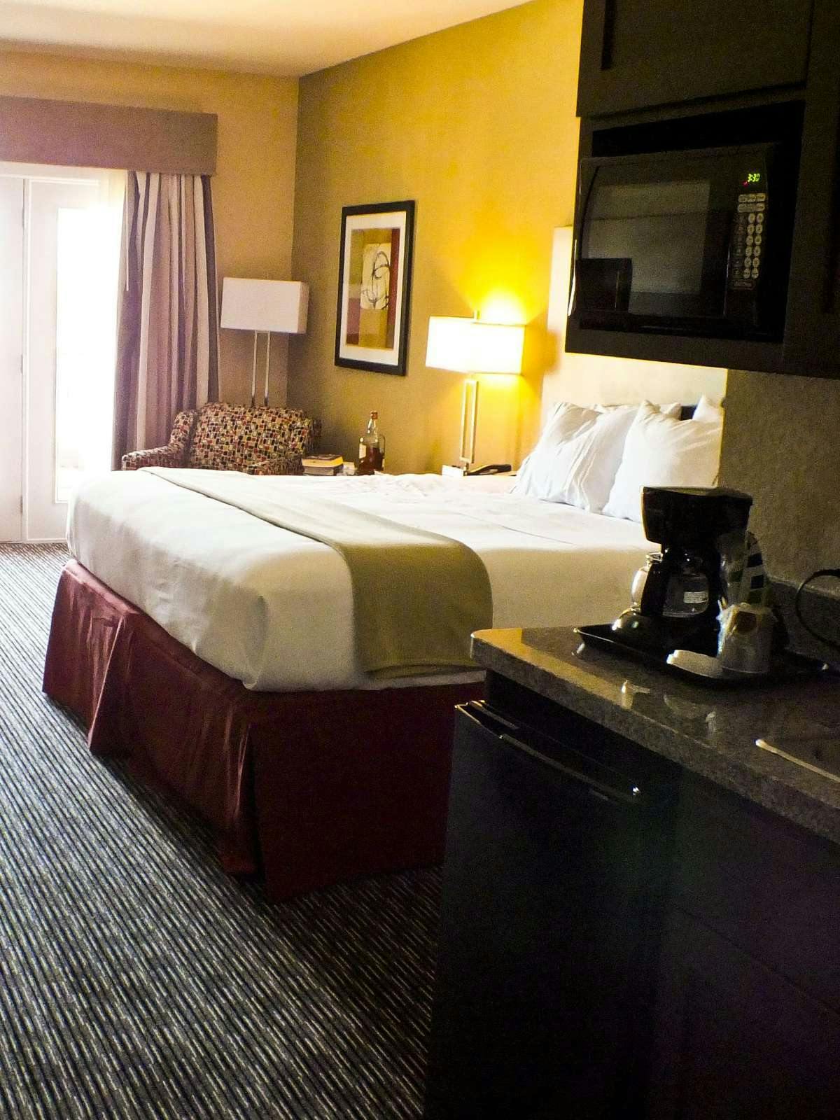 Hotel Holiday Inn Express Hotel & Suites Fredericksburg photo 1