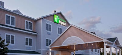 Holiday Inn Express Hotel & Suites Freeport
