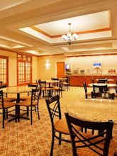 Hotel Holiday Inn Express Hotel & Suites Goshen photo 4