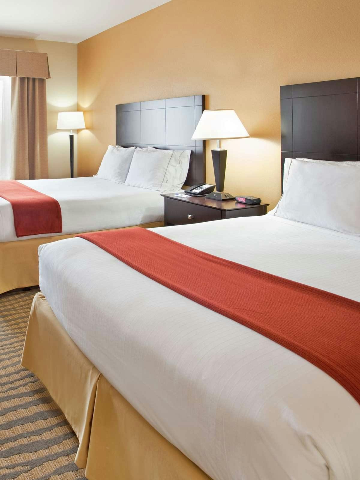 Hotel Holiday Inn Express Hotel & Suites Gallup East photo 1