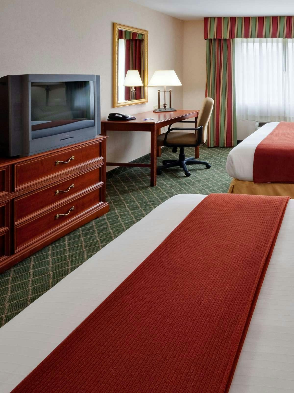 Hotel Holiday Inn Express Hotel & Suites Gibson photo 2