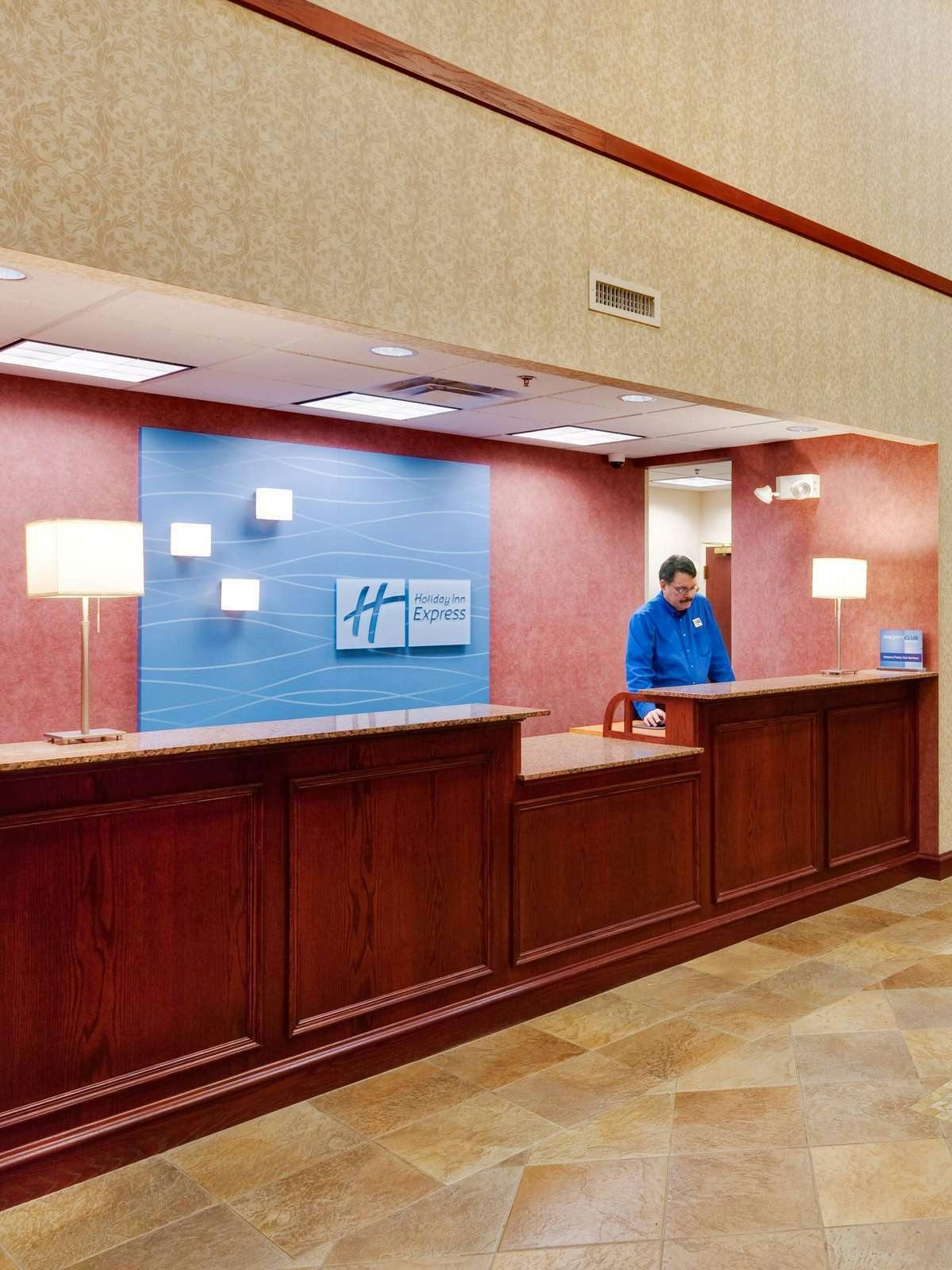 Hotel Holiday Inn Express Hotel & Suites Gibson photo 4