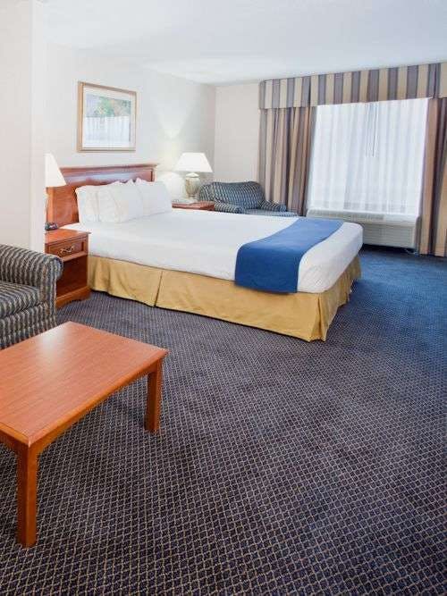 Hotel Holiday Inn Express Hotel & Suites Grand Rapids North photo 1