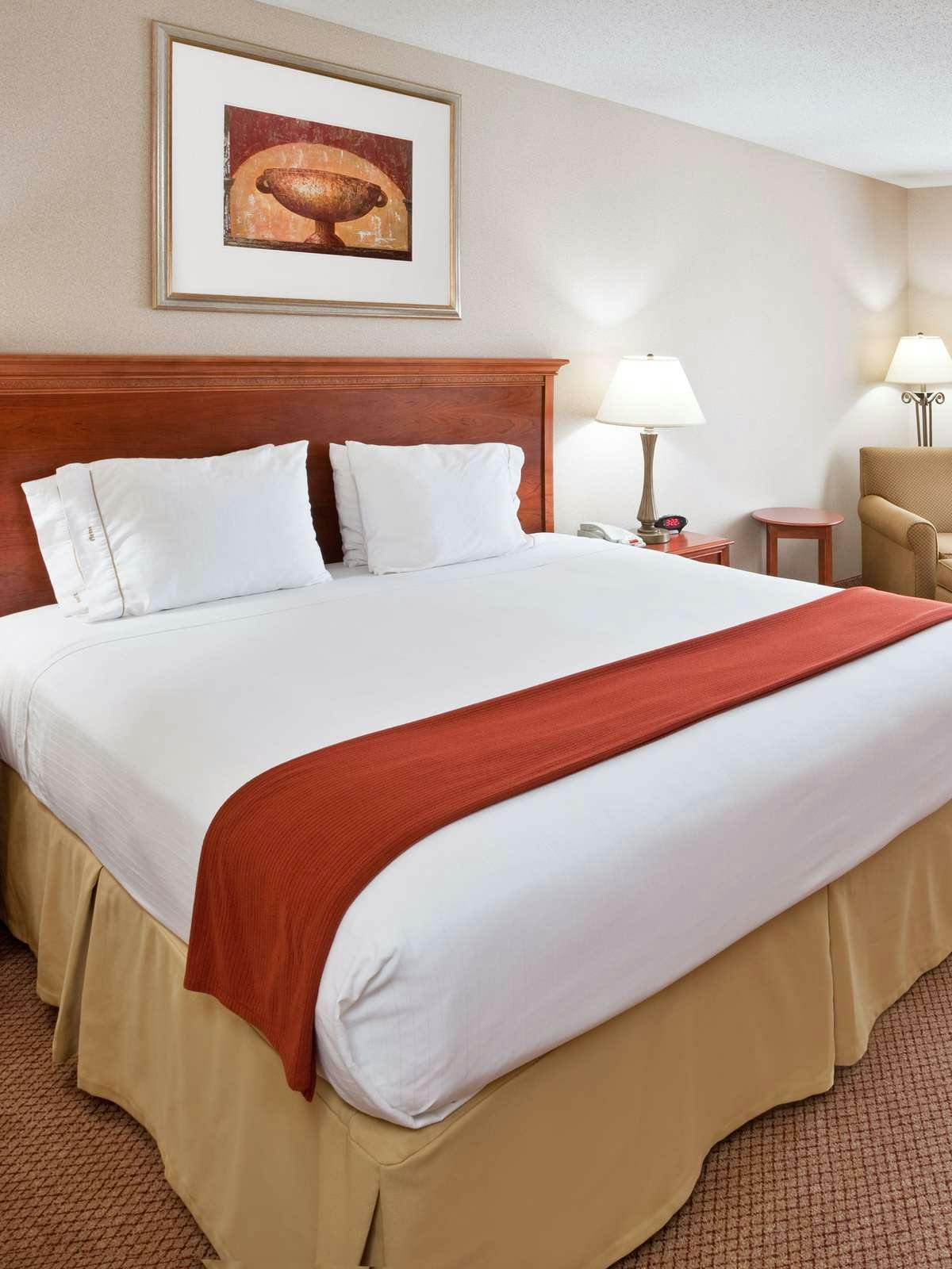 Hotel Holiday Inn Express Hotel & Suites Grand Blanc photo 1