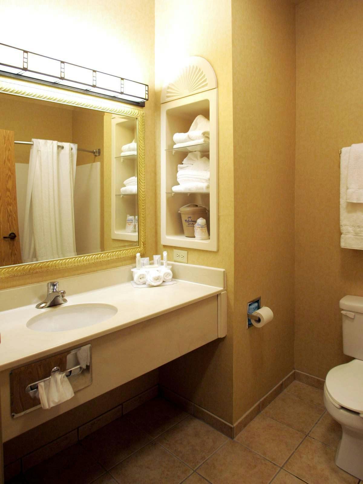 Hotel Holiday Inn Express Hotel & Suites Gillette photo 2