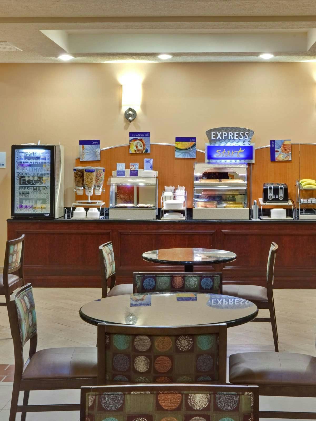 Hotel Holiday Inn Express Hotel & Suites Grants photo 5