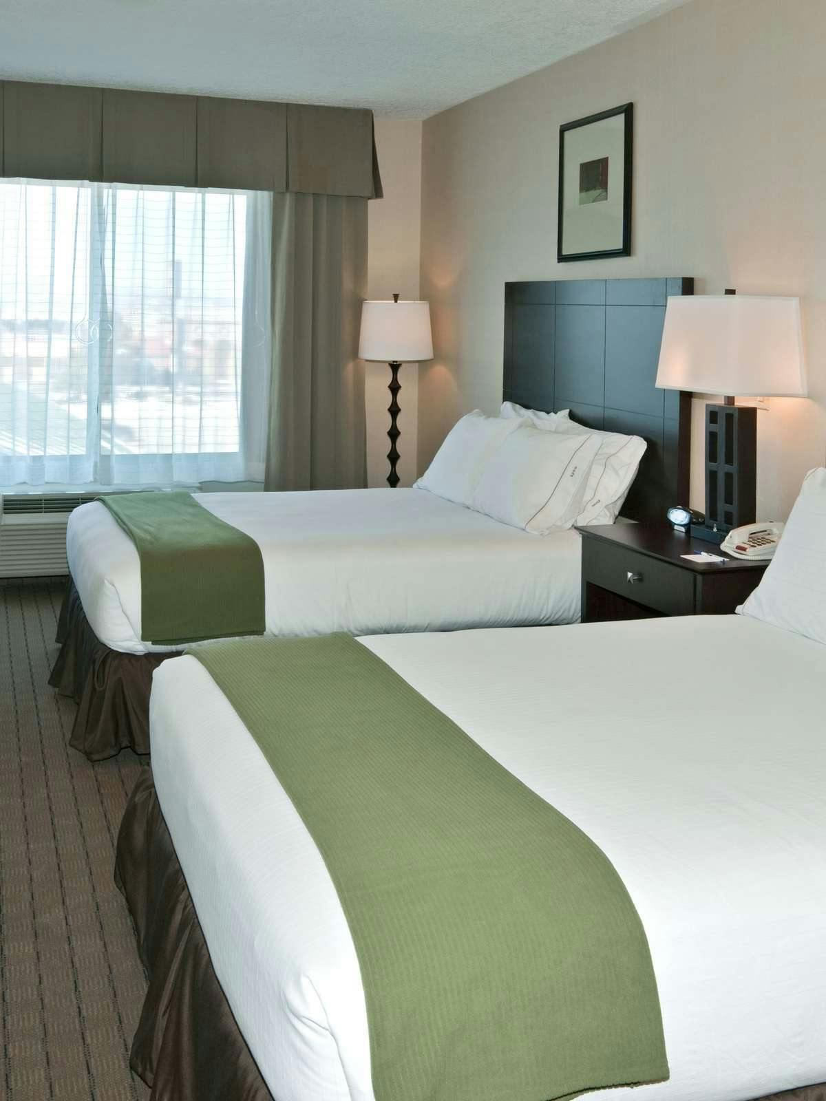 Hotel Holiday Inn Express Hotel & Suites Grants photo 1