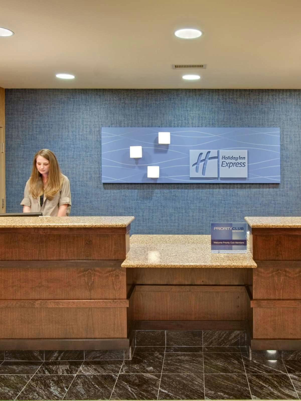 Hotel Holiday Inn Express Hotel & Suites Grand Island photo 3