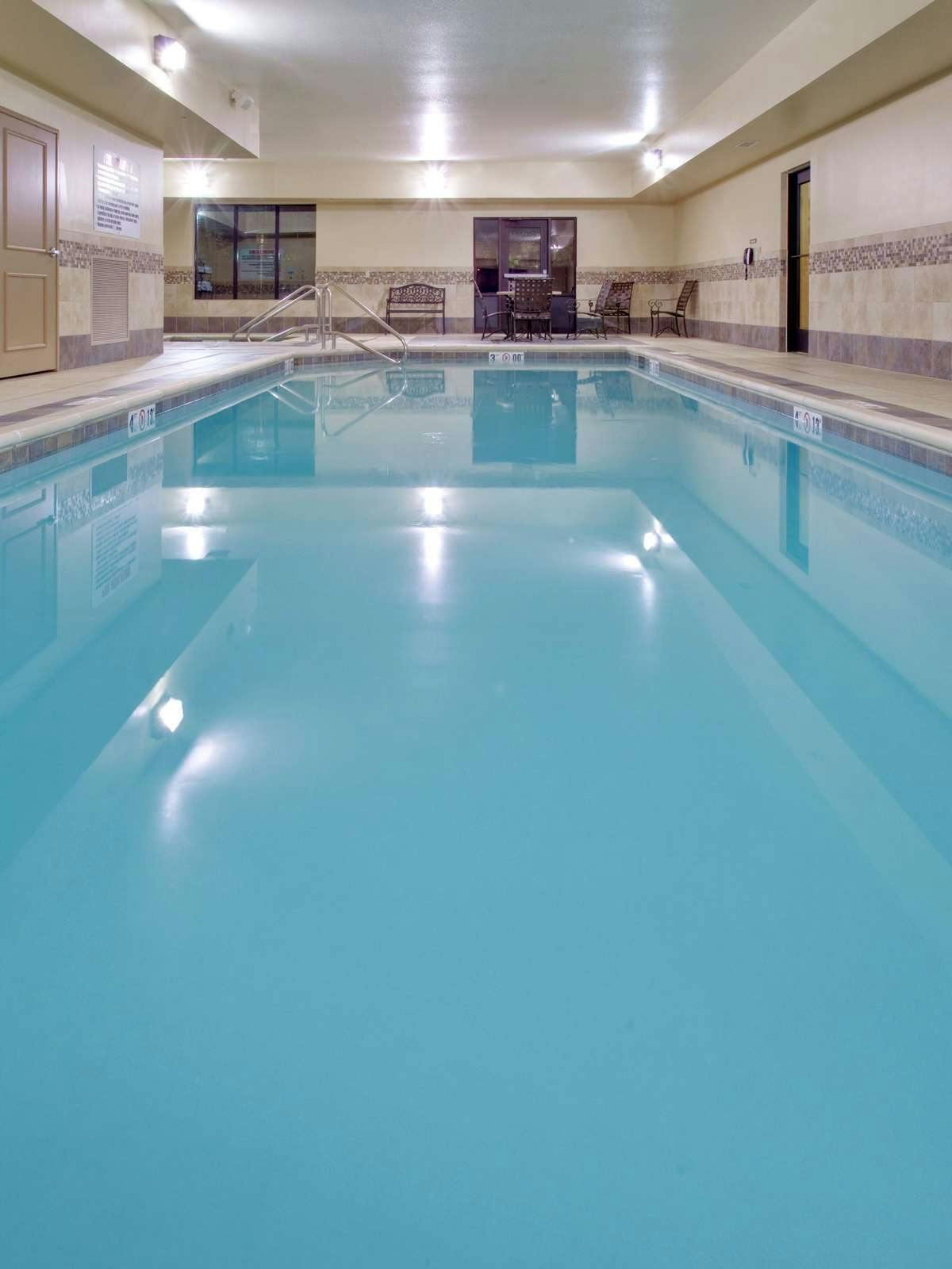 Hotel Holiday Inn Express Hotel & Suites Grand Island photo 5