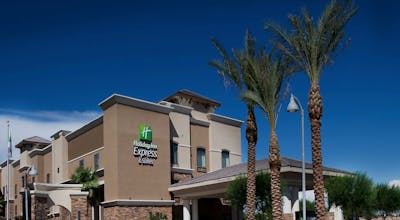 Holiday Inn Express Hotel & Suites Glendale