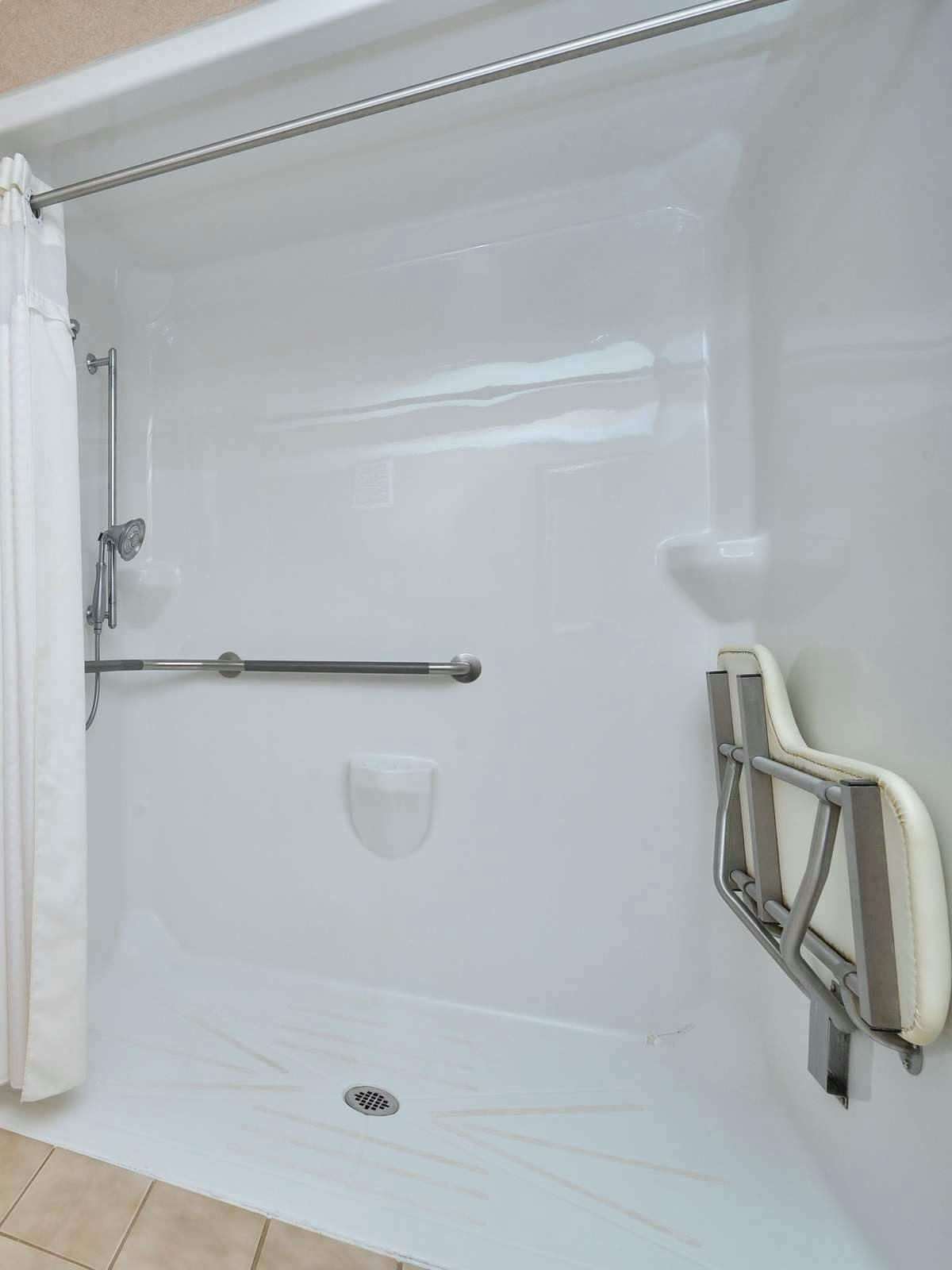 Hotel Holiday Inn Express Hotel & Suites Great Barrington photo 2