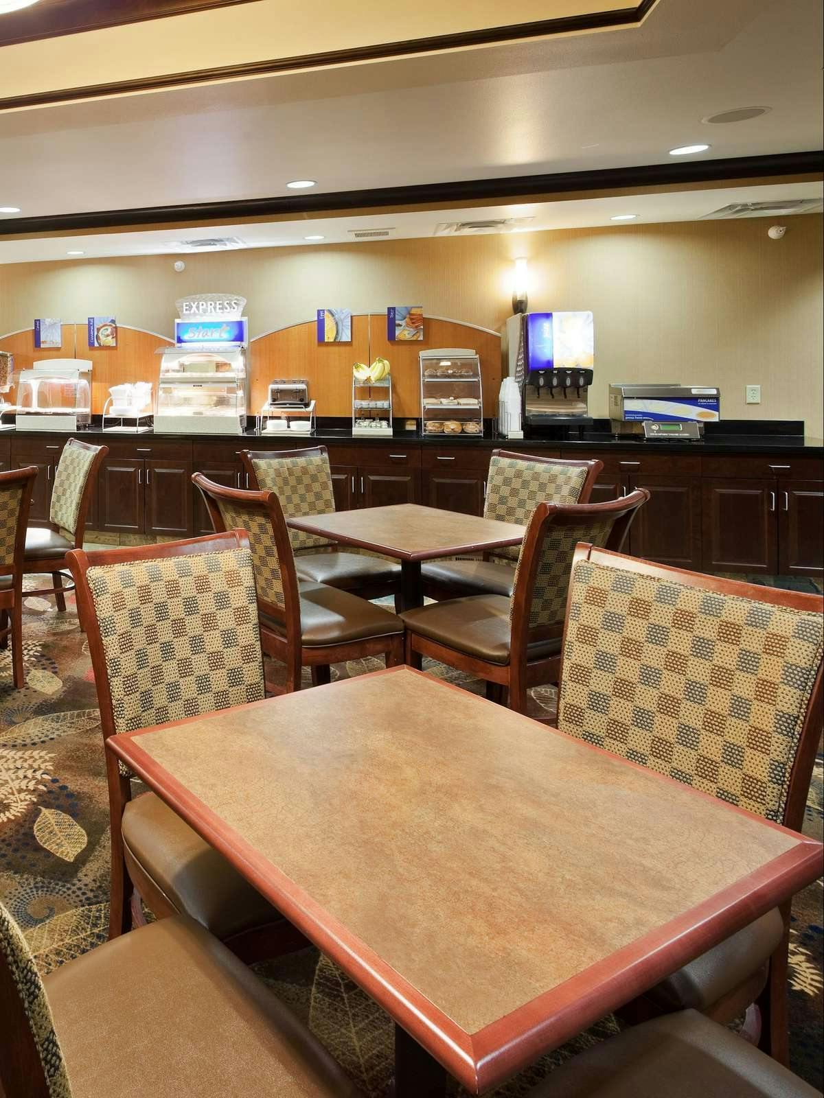 Hotel Holiday Inn Express Hotel & Suites Great Falls photo 4