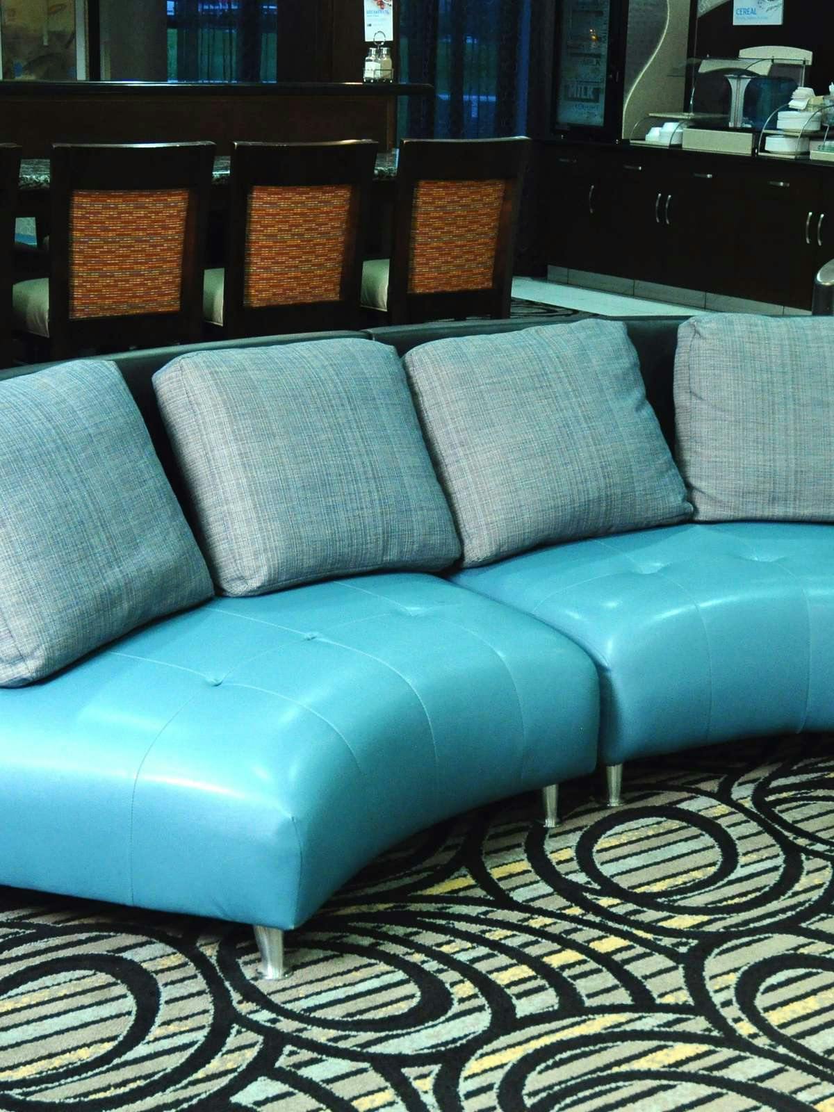 Hotel Holiday Inn Express Hotel & Suites Greenfield photo 3