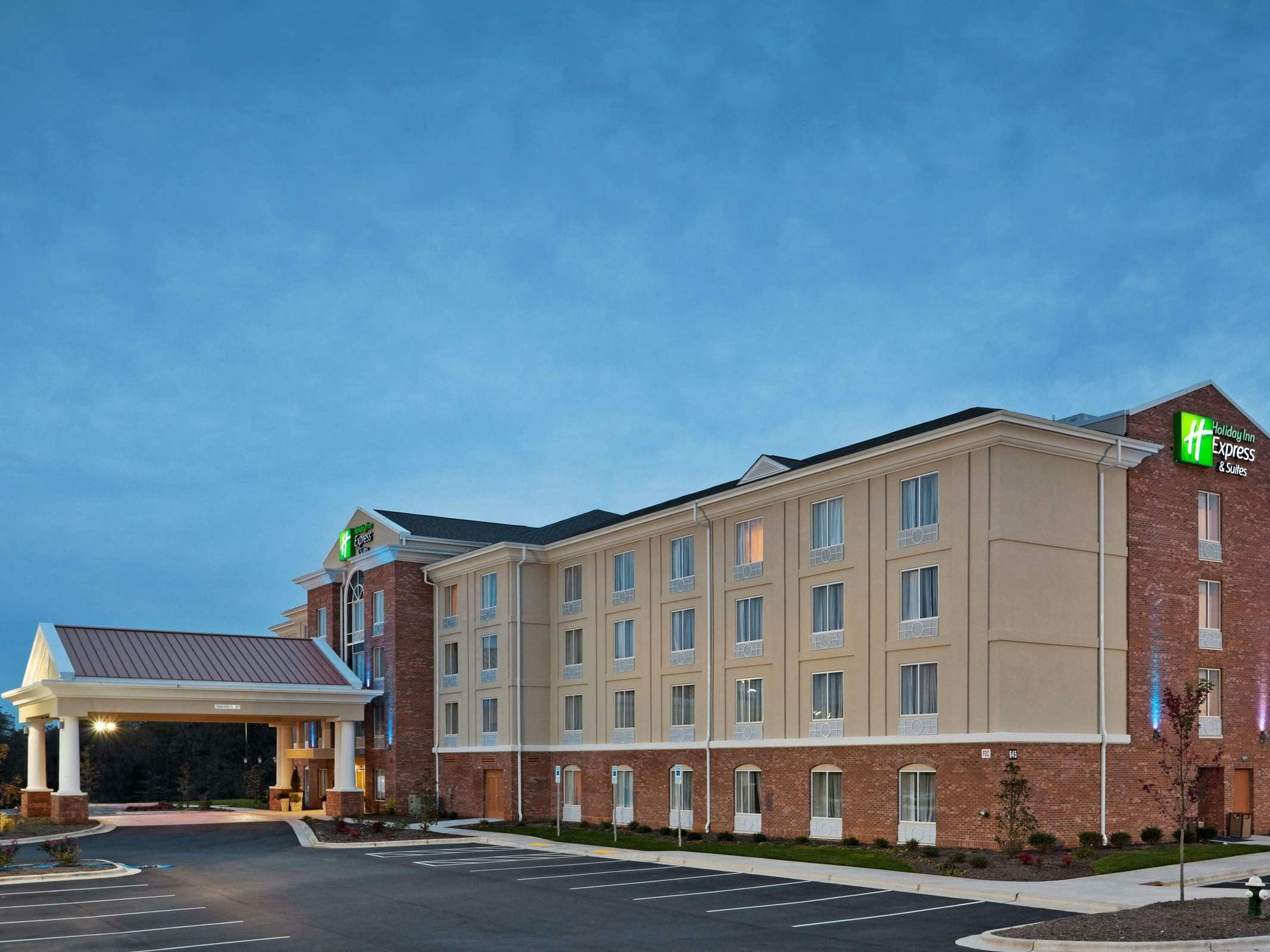 Holiday Inn Express Hotel & Suites Greensboro, Greensboro - HotelTonight