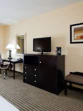 Hotel Holiday Inn Express Hotel & Suites Greenville photo 2