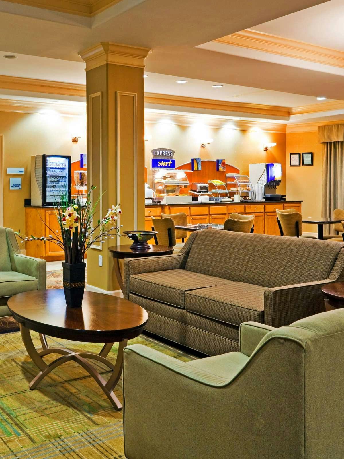 Hotel Holiday Inn Express Hotel & Suites Greenville photo 5