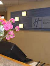 Hotel Holiday Inn Express Hotel & Suites Grove City photo 5