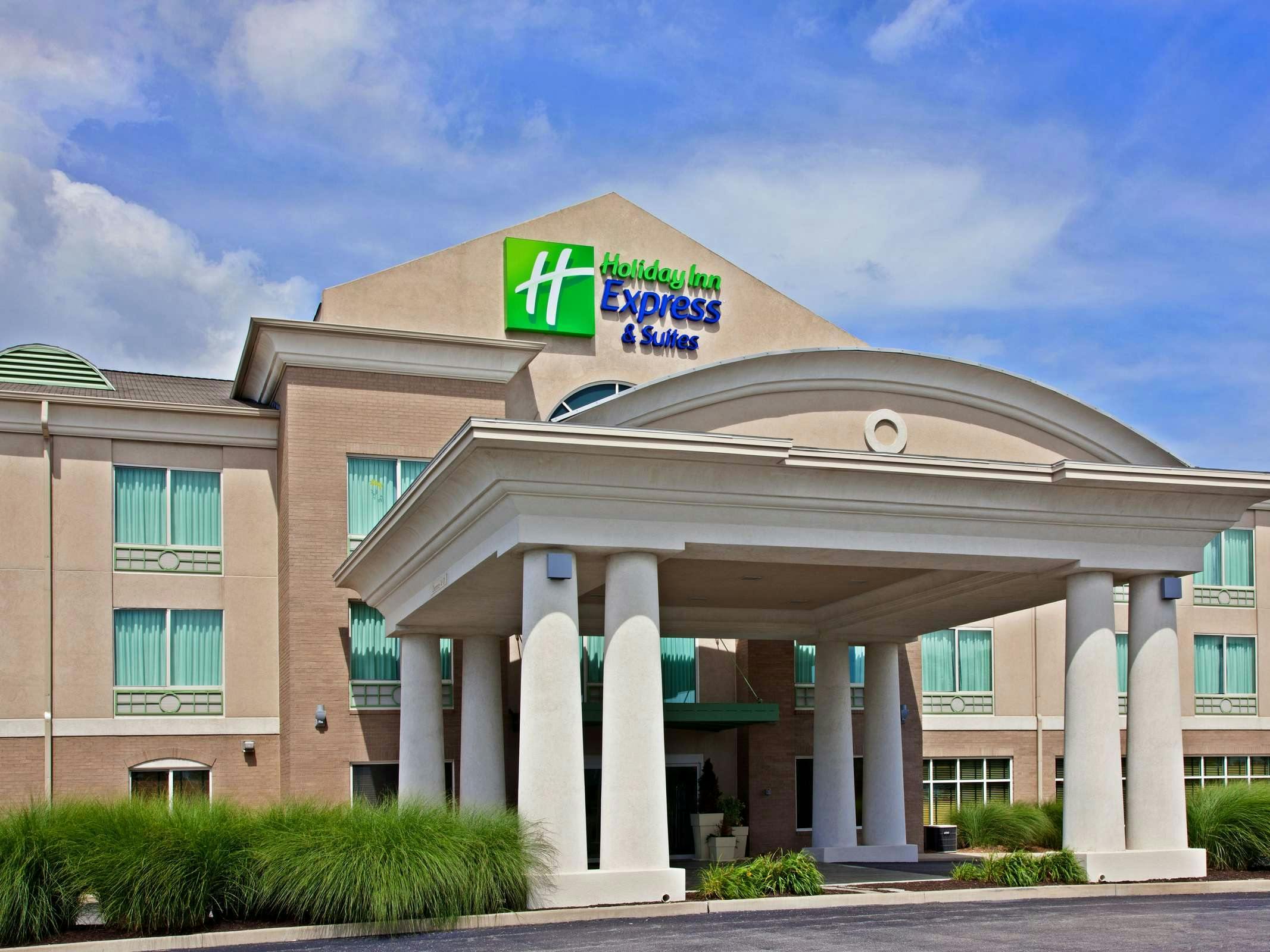 Holiday Inn Express Hotel & Suites Greenwood