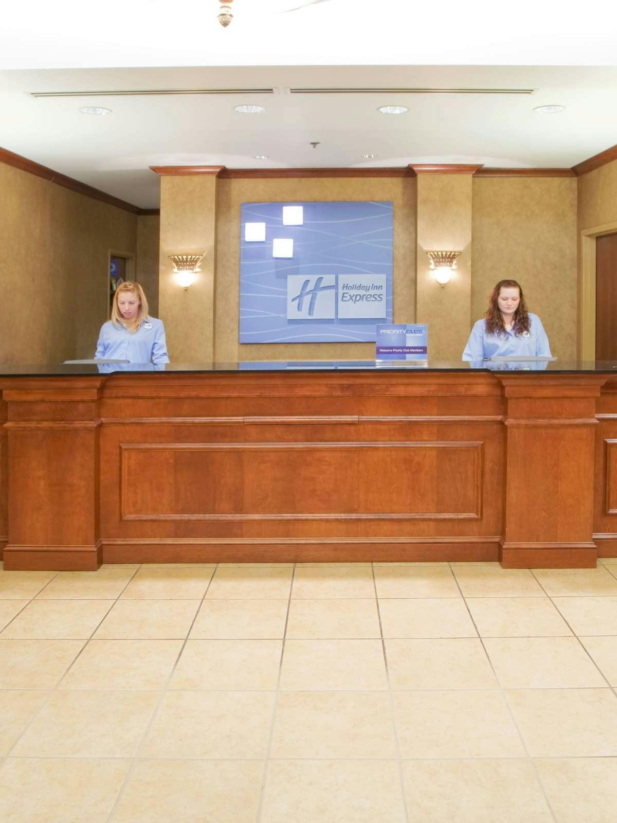 Hotel Holiday Inn Express Hotel & Suites Hagerstown photo 4