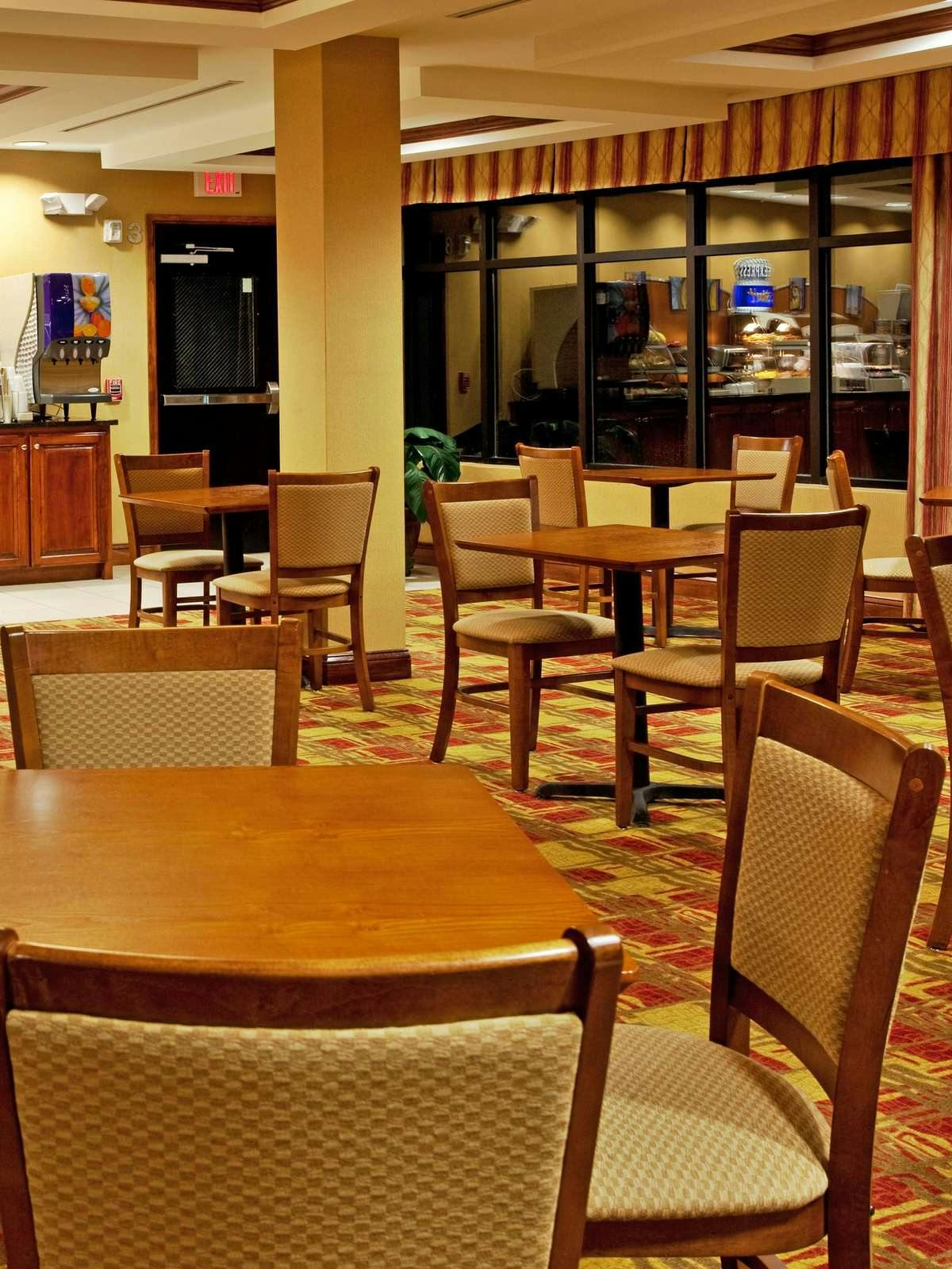 Hotel Holiday Inn Express Hotel & Suites Hardeeville photo 5