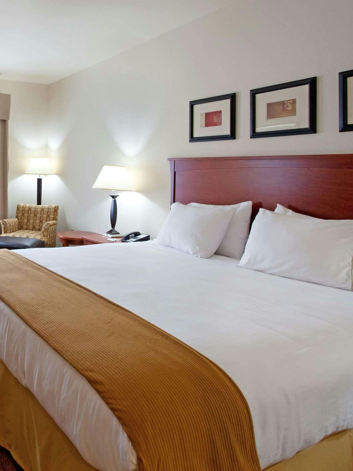 Hotel Holiday Inn Express Hotel & Suites Hardeeville photo 1