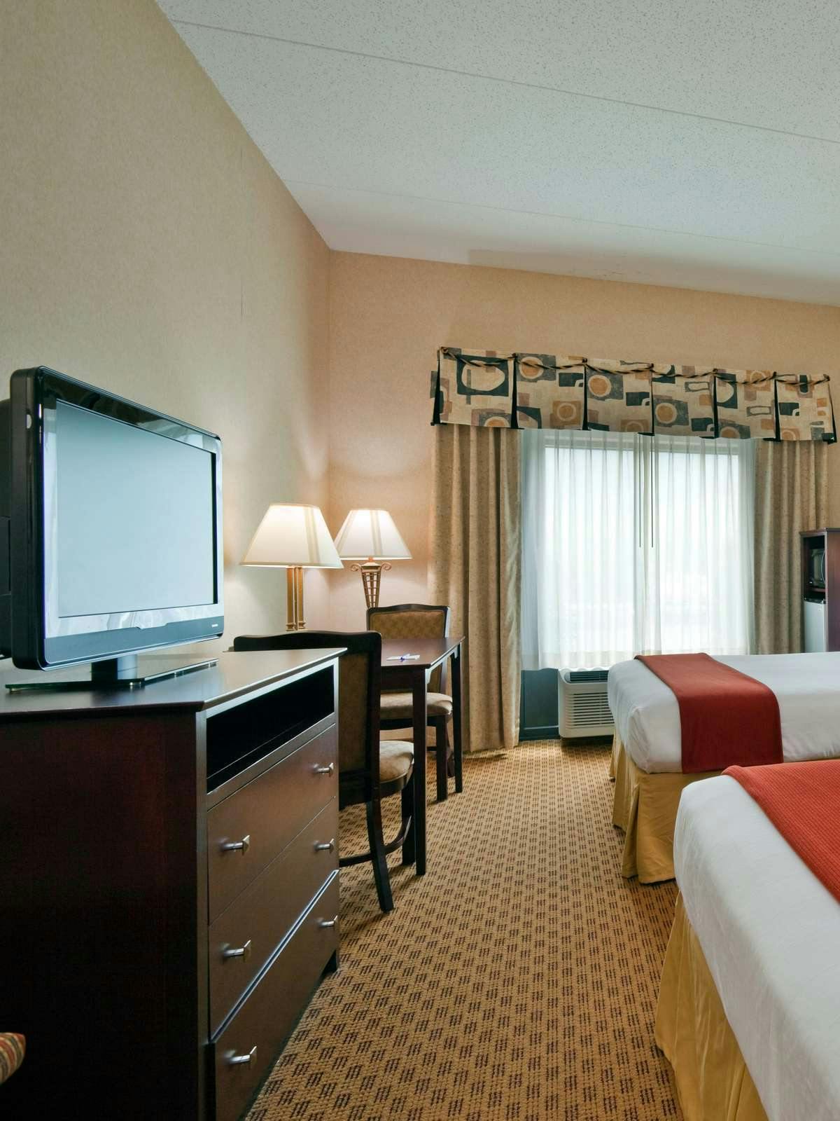 Hotel Holiday Inn Express Hotel & Suites Harriman photo 2