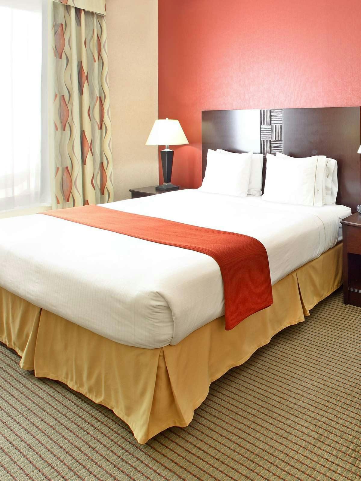 Hotel Holiday Inn Express Hotel & Suites Harrison photo 1