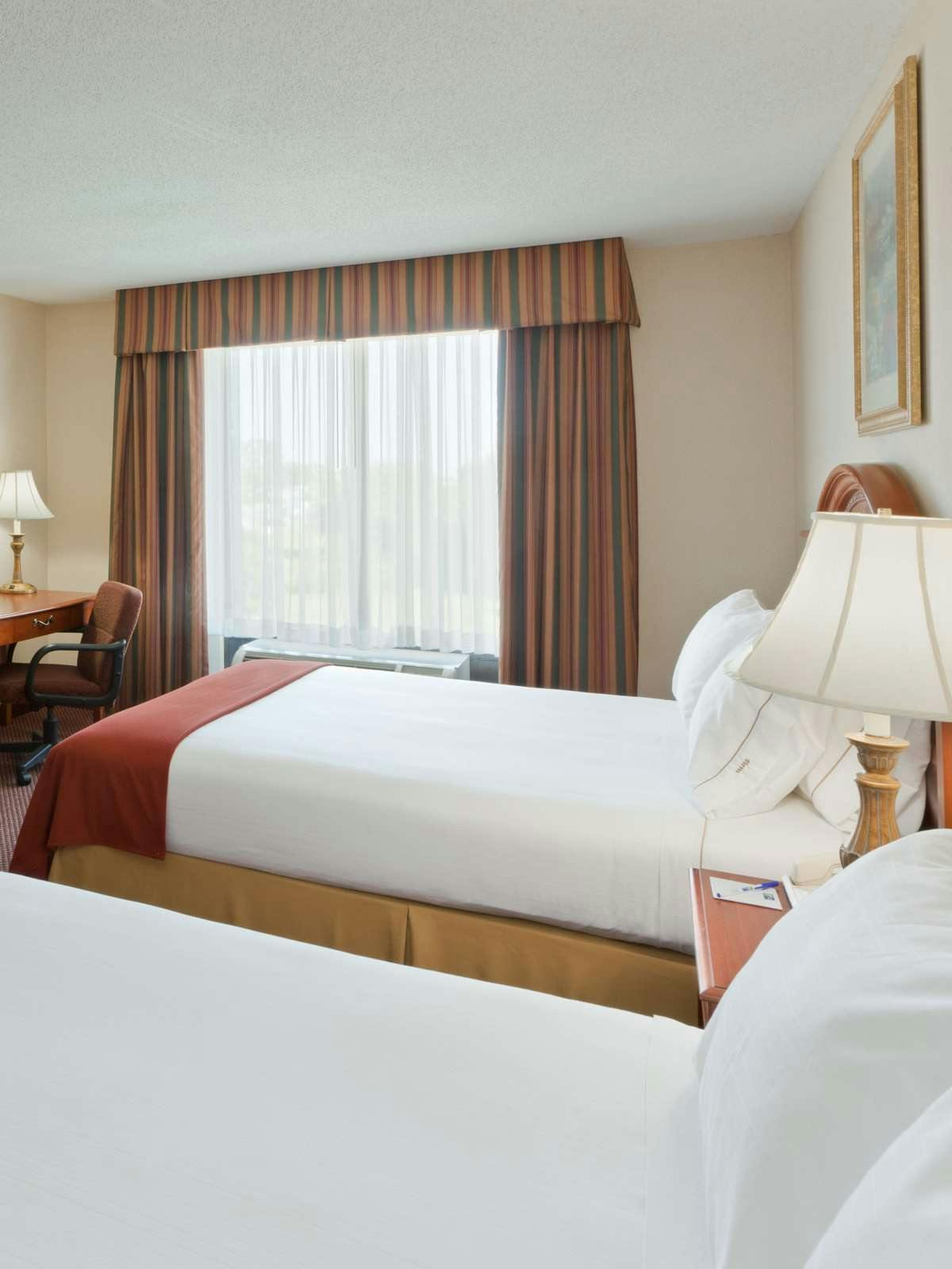 Hotel Holiday Inn Express Hotel & Suites Harrington photo 1