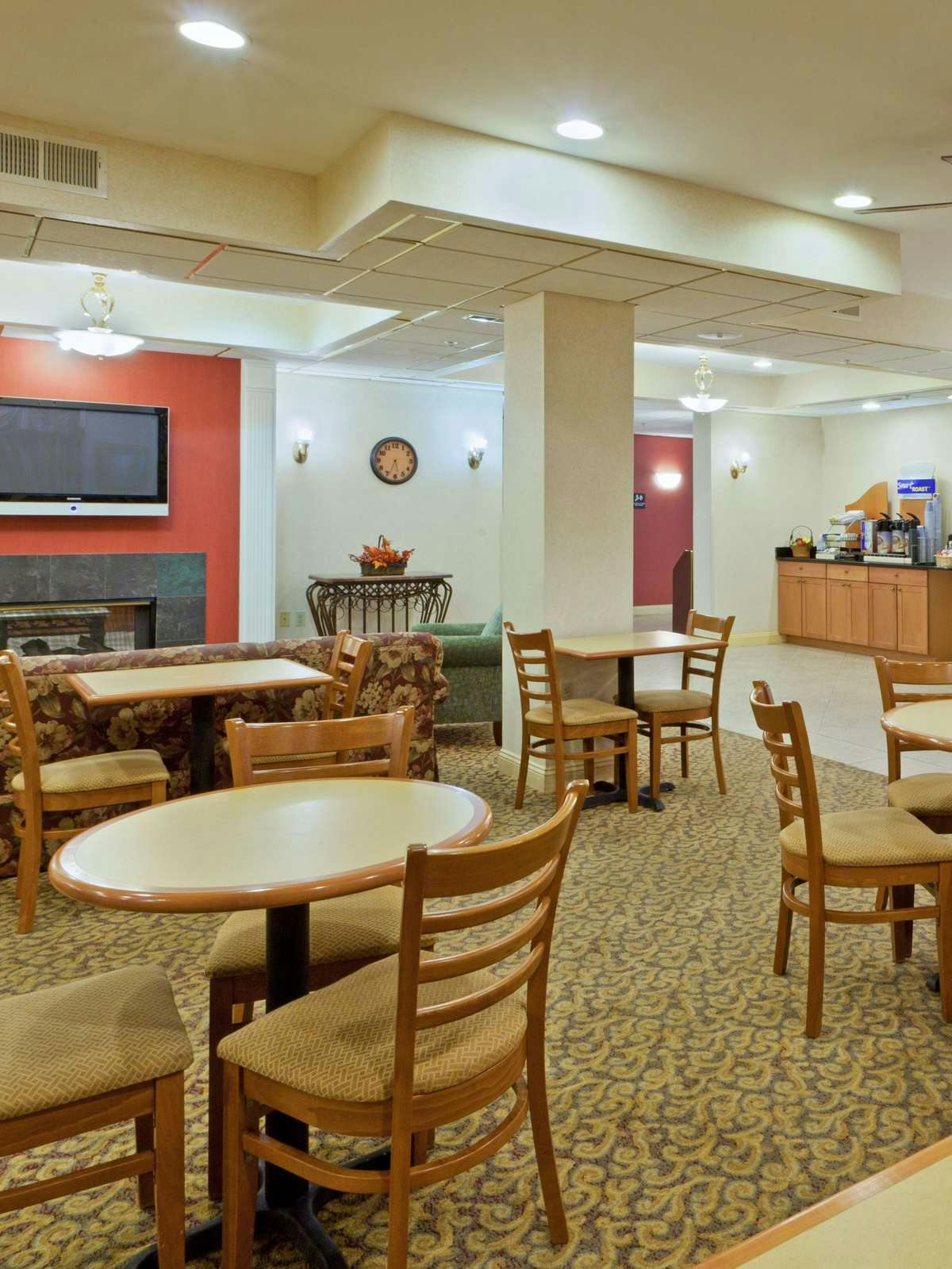 Hotel Holiday Inn Express Hotel & Suites Harrington photo 5