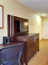 Hotel Holiday Inn Express Hotel & Suites Hamburg photo 2