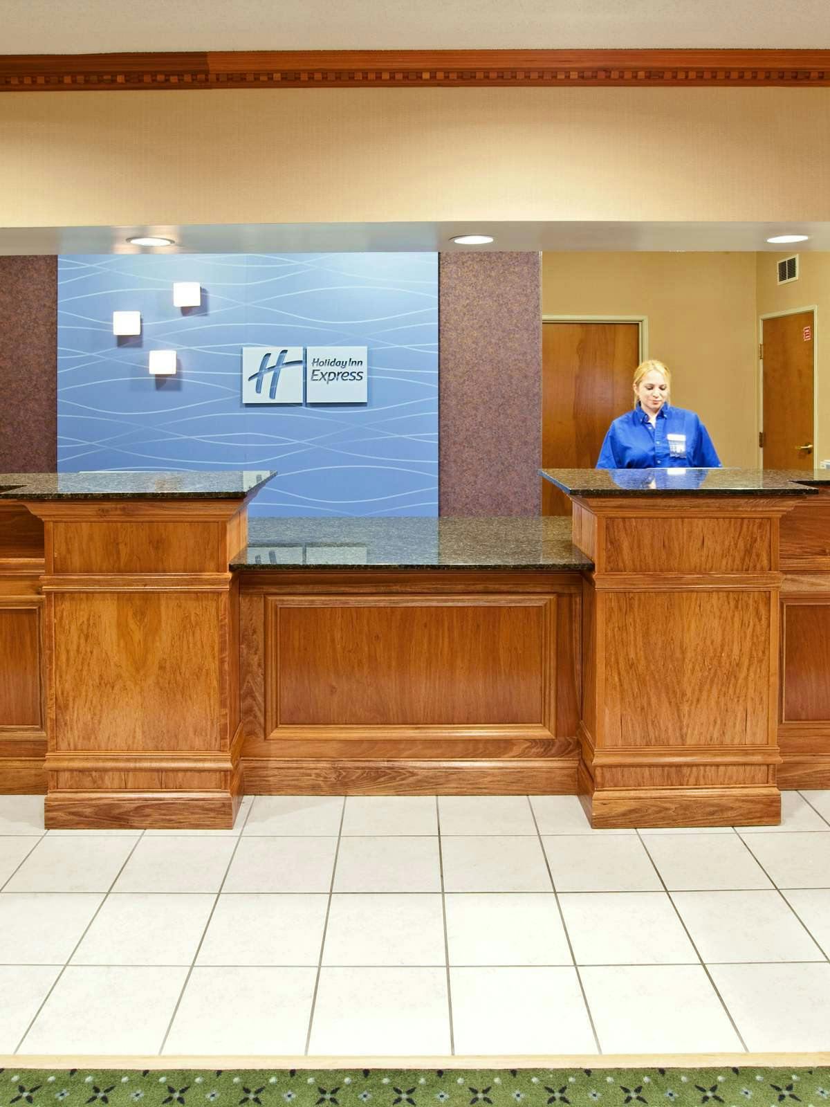 Hotel Holiday Inn Express Hotel & Suites Harrison photo 3