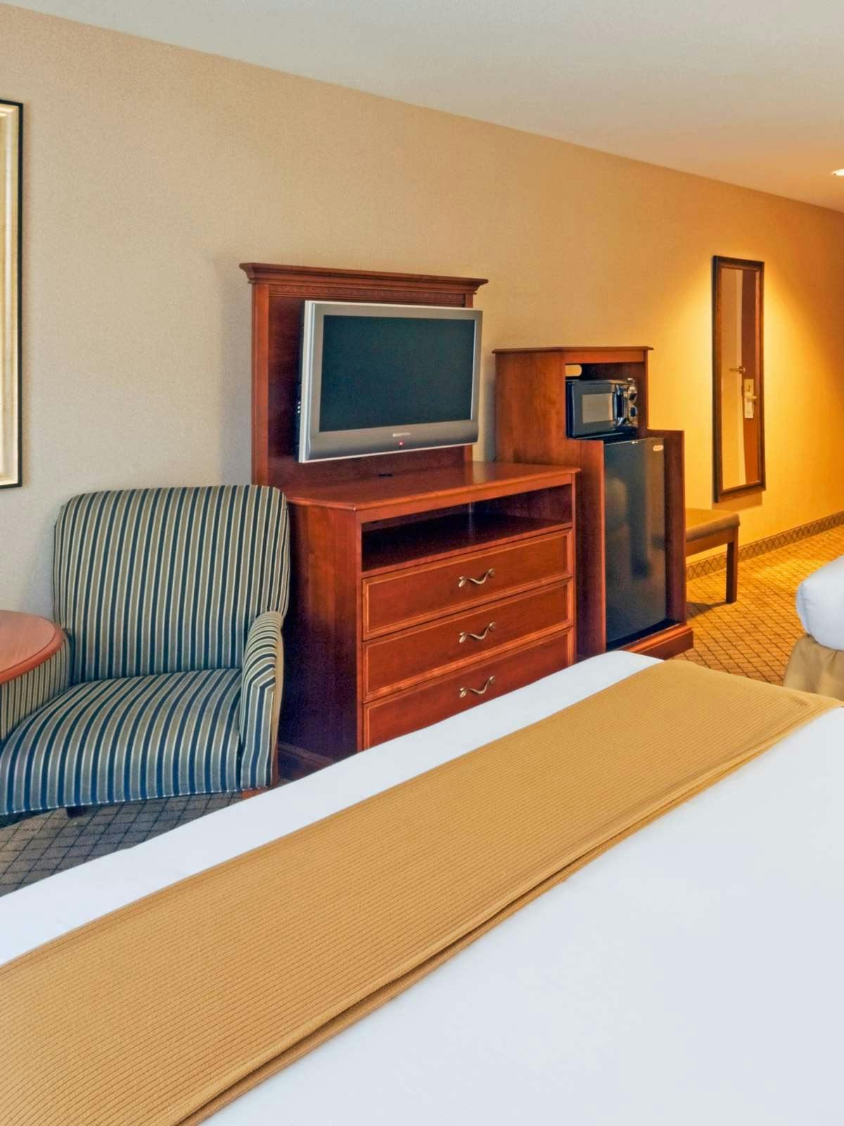 Hotel Holiday Inn Express Hotel & Suites Hampton South Seabrook photo 2