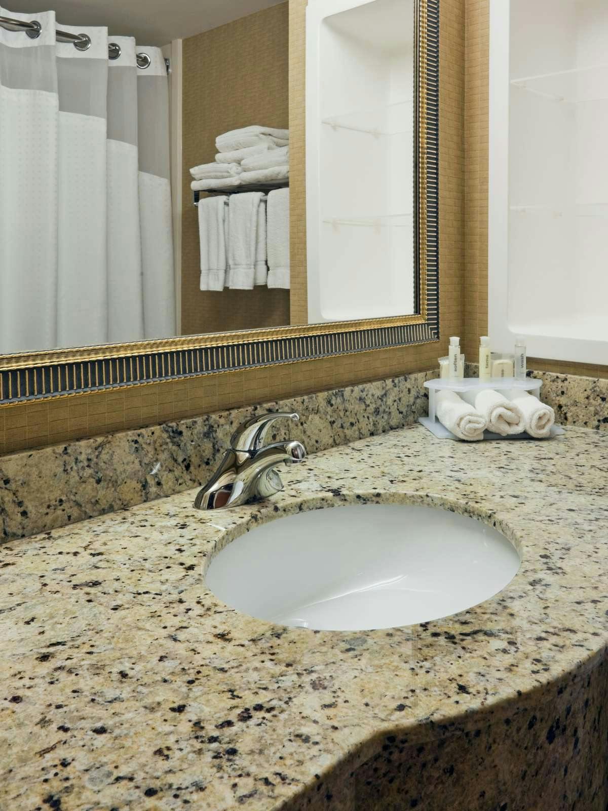 Hotel Holiday Inn Express Hotel & Suites Hampton South Seabrook photo 3