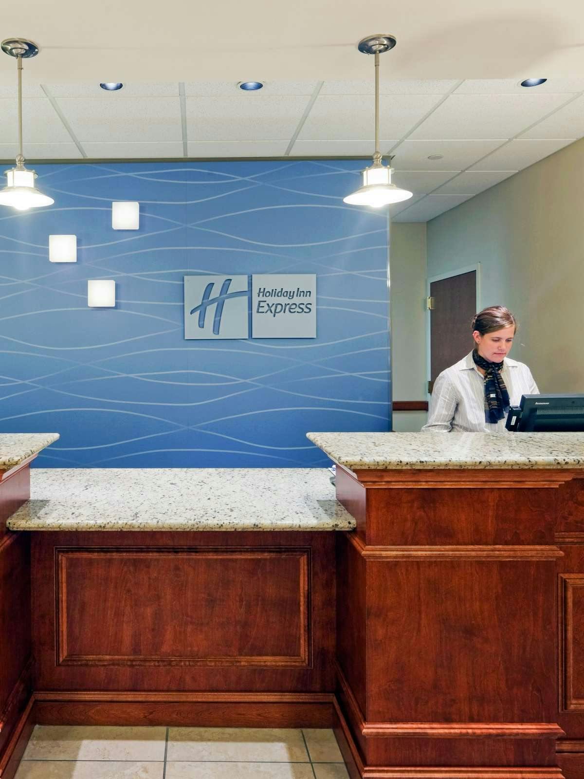 Hotel Holiday Inn Express Hotel & Suites Hampton South Seabrook photo 5