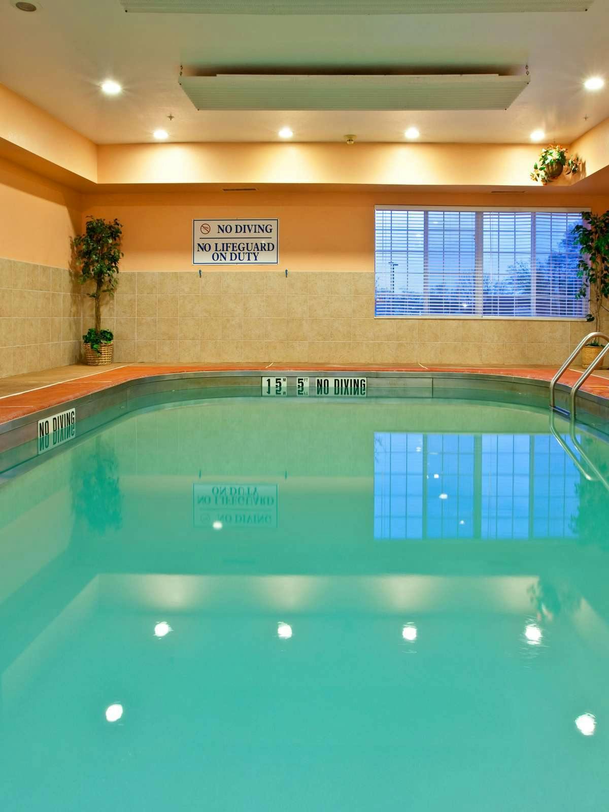 Hotel Holiday Inn Express Hotel & Suites Harrison photo 5