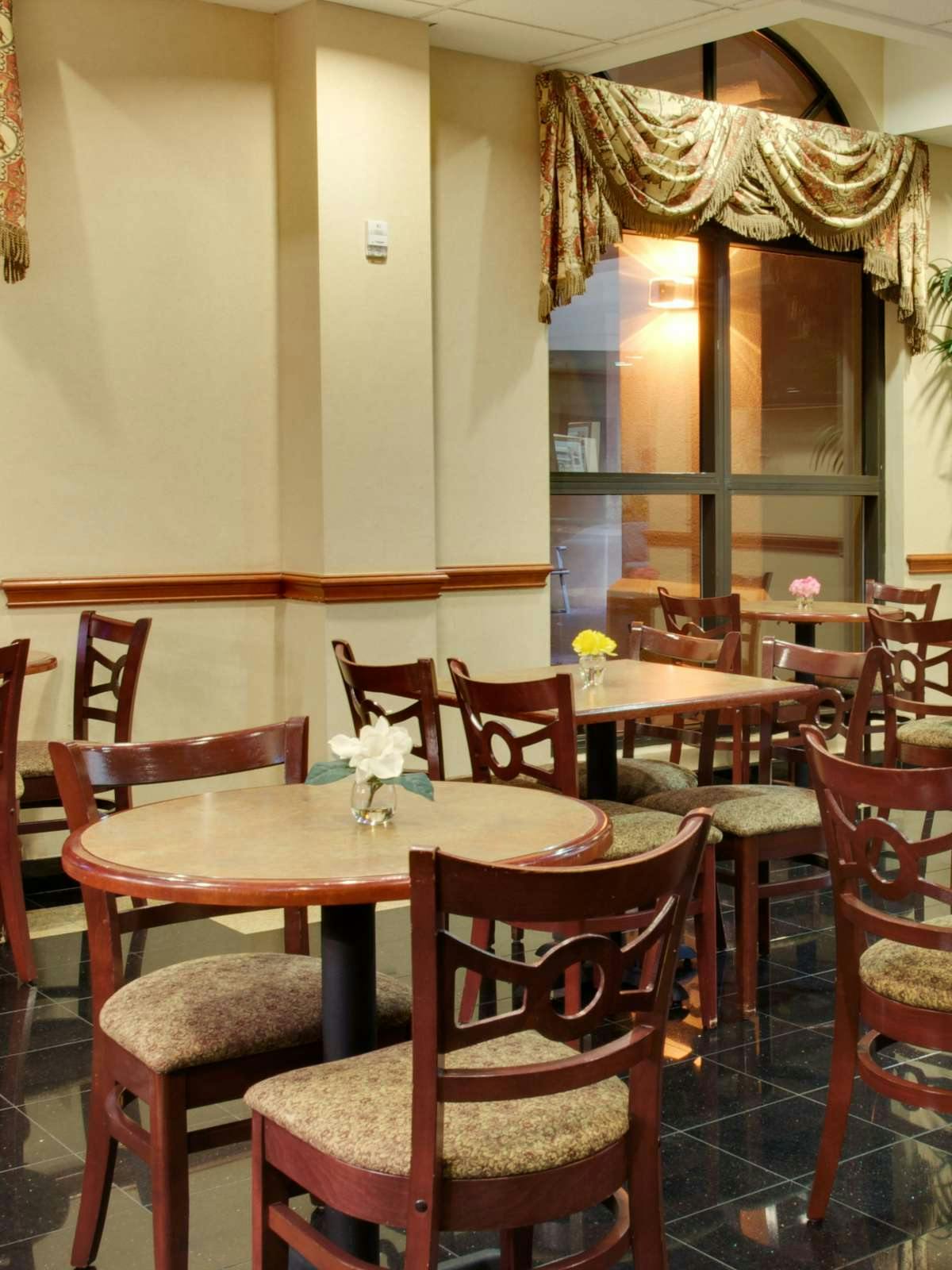 Hotel Holiday Inn Express Hotel & Suites Houston Memorial Park photo 5