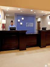 Hotel Holiday Inn Express Hotel & Suites Hope Mills - Airport photo 4