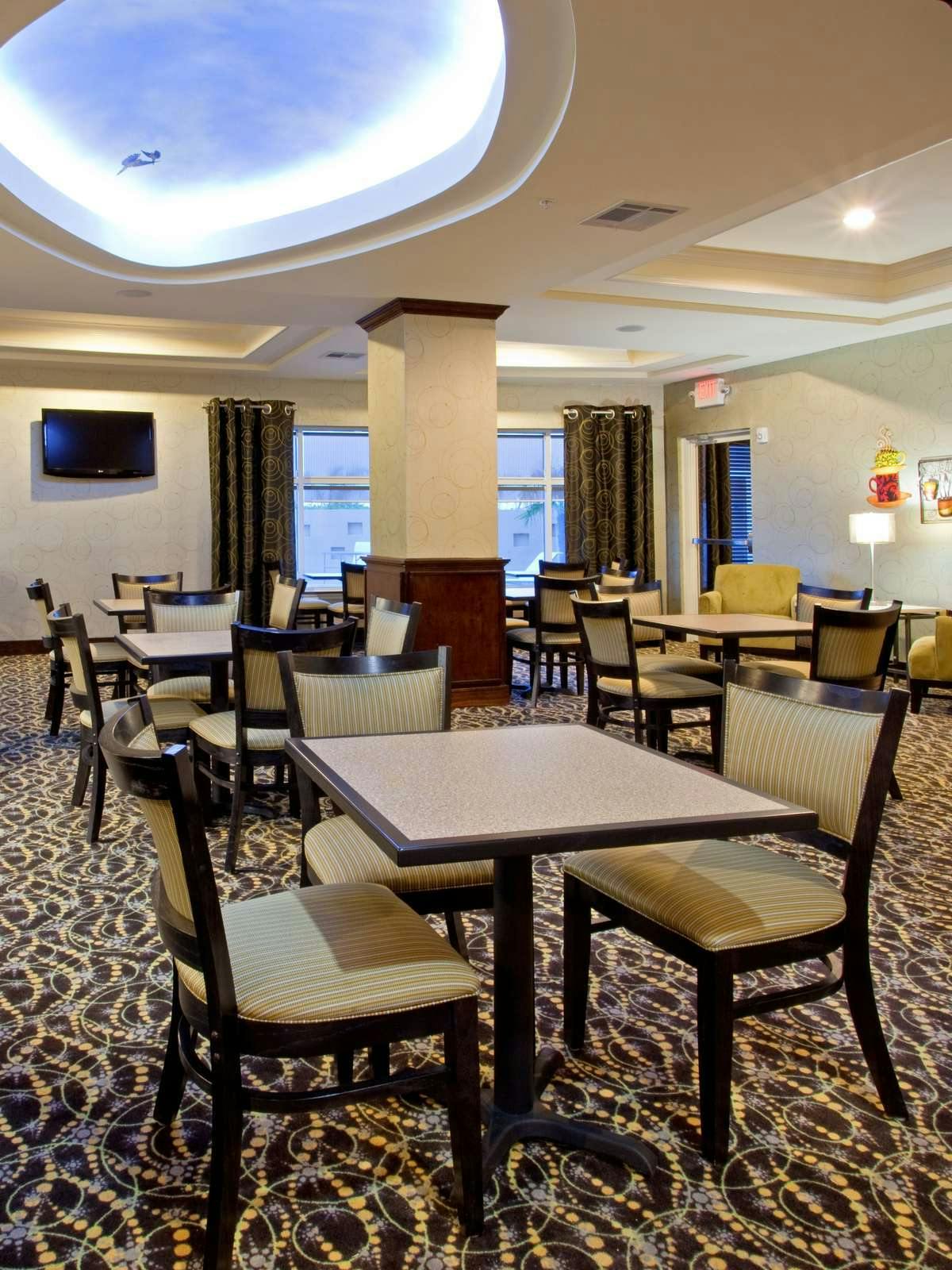 Hotel Holiday Inn Express Hotel & Suites Houston Space Center photo 5