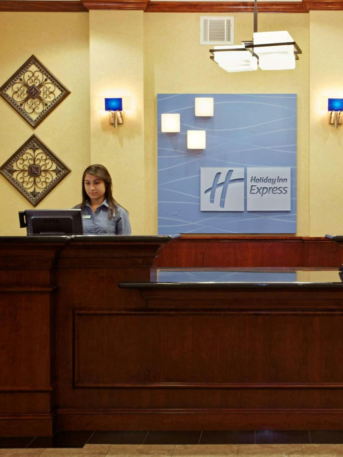 Hotel Holiday Inn Express Hotel & Suites Houston East photo 4