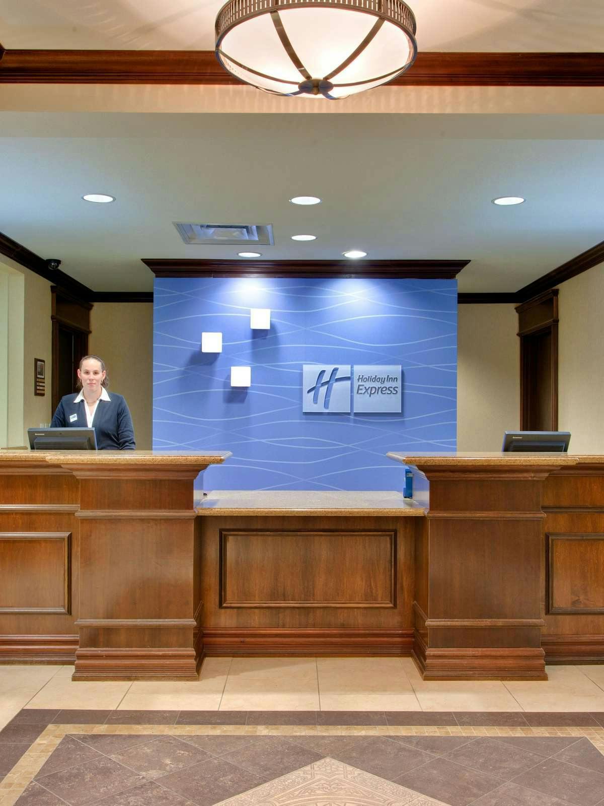 Hotel Holiday Inn Express Hotel & Suites Huntsville photo 5