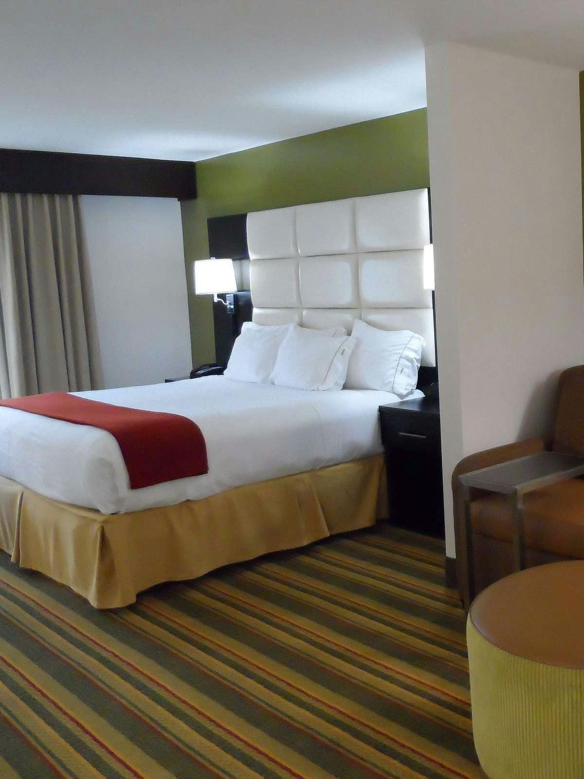 Hotel Holiday Inn Express Hotel & Suites Huntsville Airport photo 1