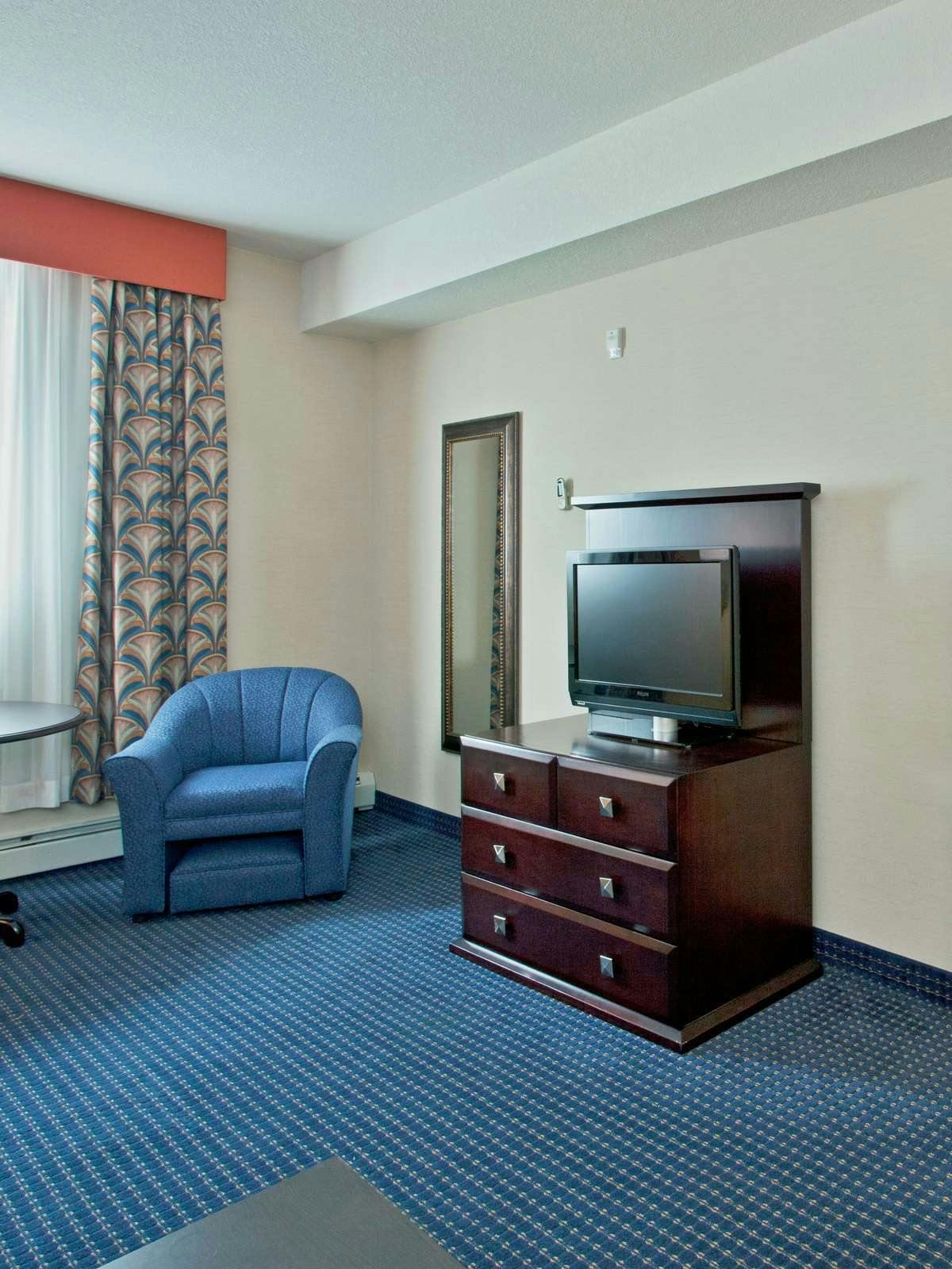 Hotel Holiday Inn Express Hotel & Suites Hinton photo 2