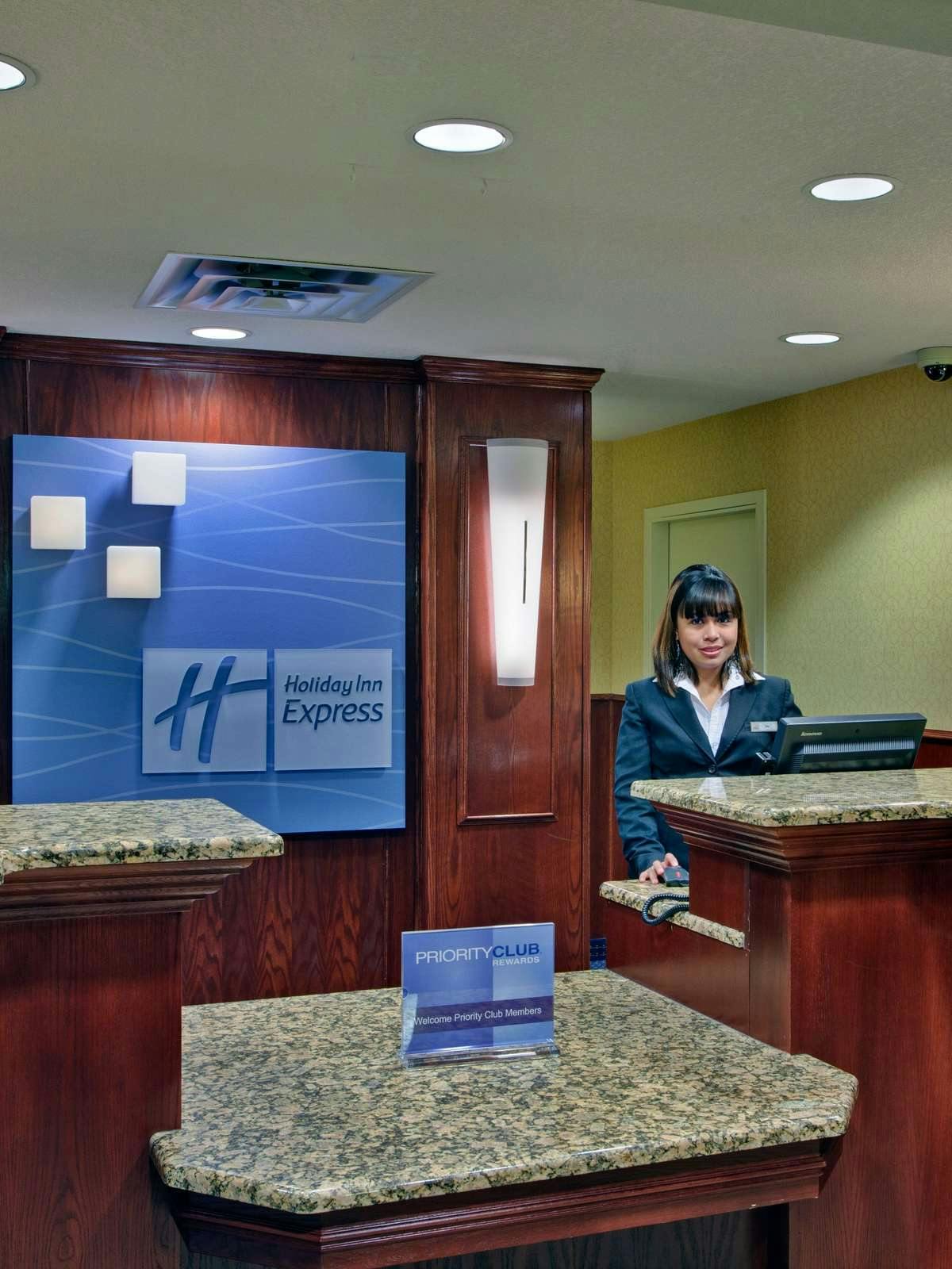 Hotel Holiday Inn Express Hotel & Suites Hinton photo 4
