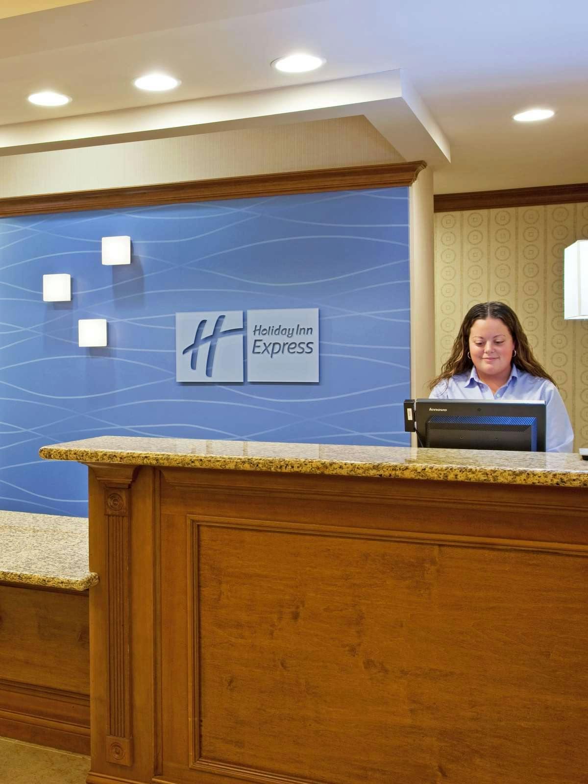 Hotel Holiday Inn Express Hotel & Suites Howell photo 4