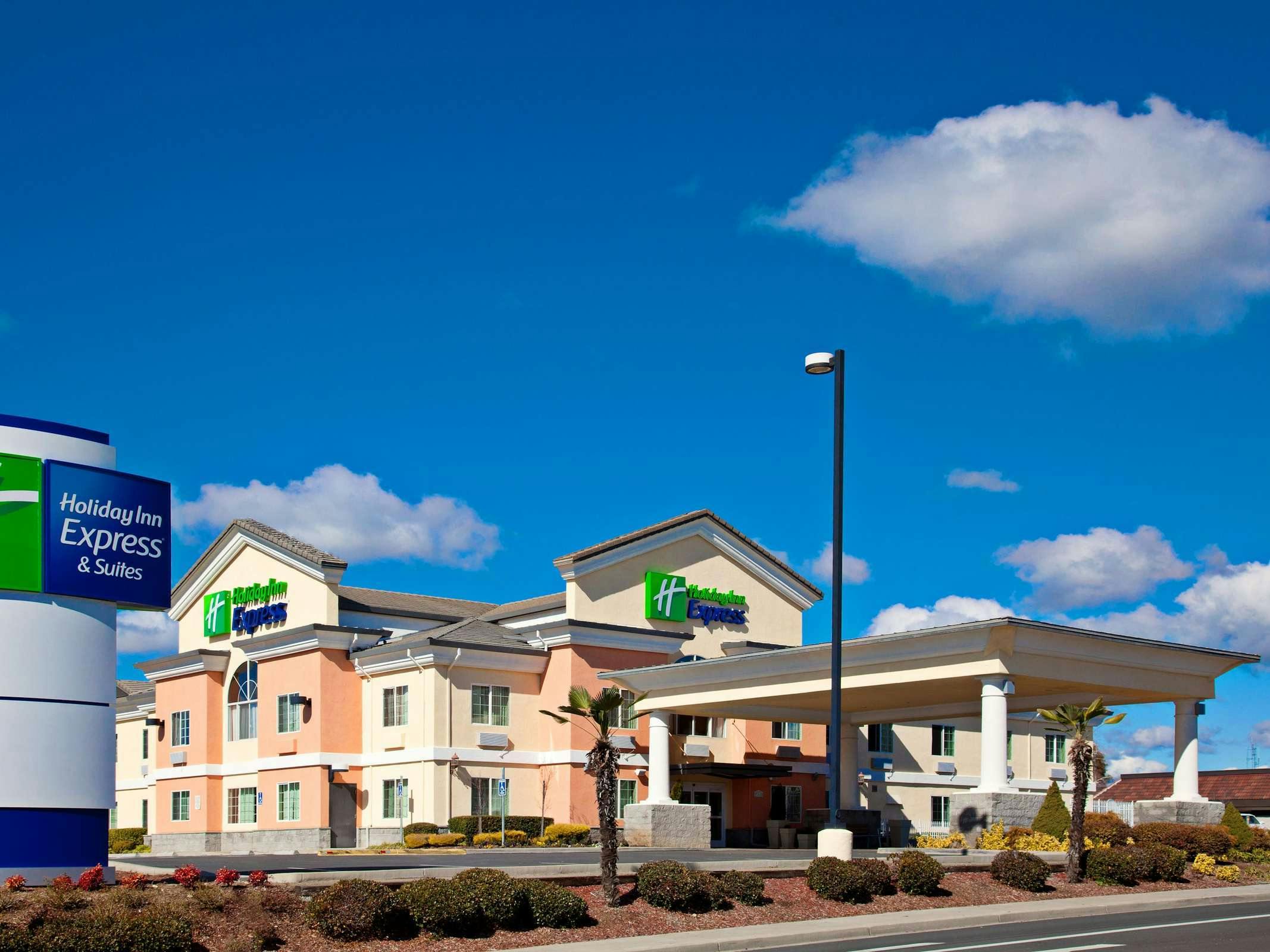 Holiday Inn Express Hotel & Suites Jackson