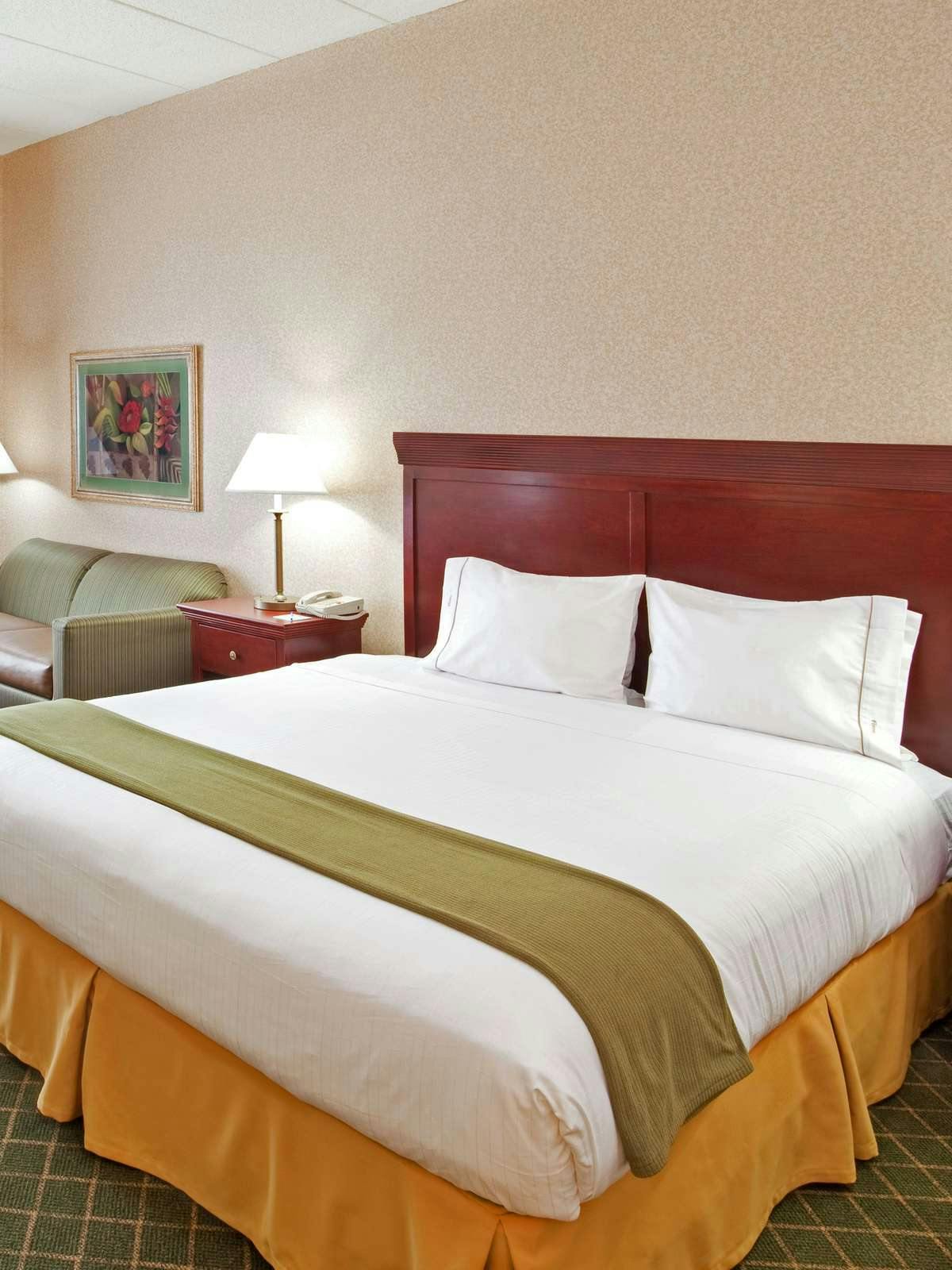 Holiday Inn Express Hotel & Suites Huber Heights