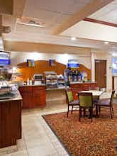 Hotel Holiday Inn Express Hotel & Suites Huber Heights photo 4
