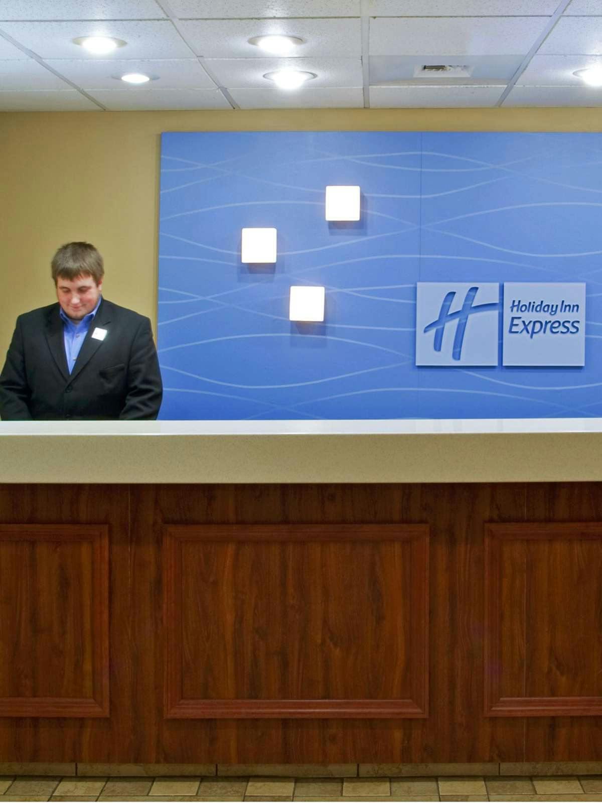 Hotel Holiday Inn Express Hotel & Suites Huber Heights photo 3